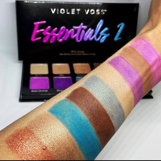 Violet Voss essentials 2 palette