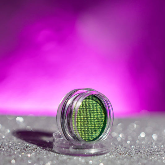 Zaaki Zaaki duo chrome water activated eyeliner in shade Aurora , a green/gold shade 
