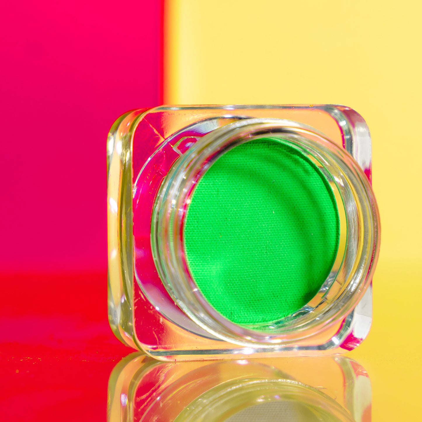 Zaaki Zaaki Green water activated eyeliner in shade 420