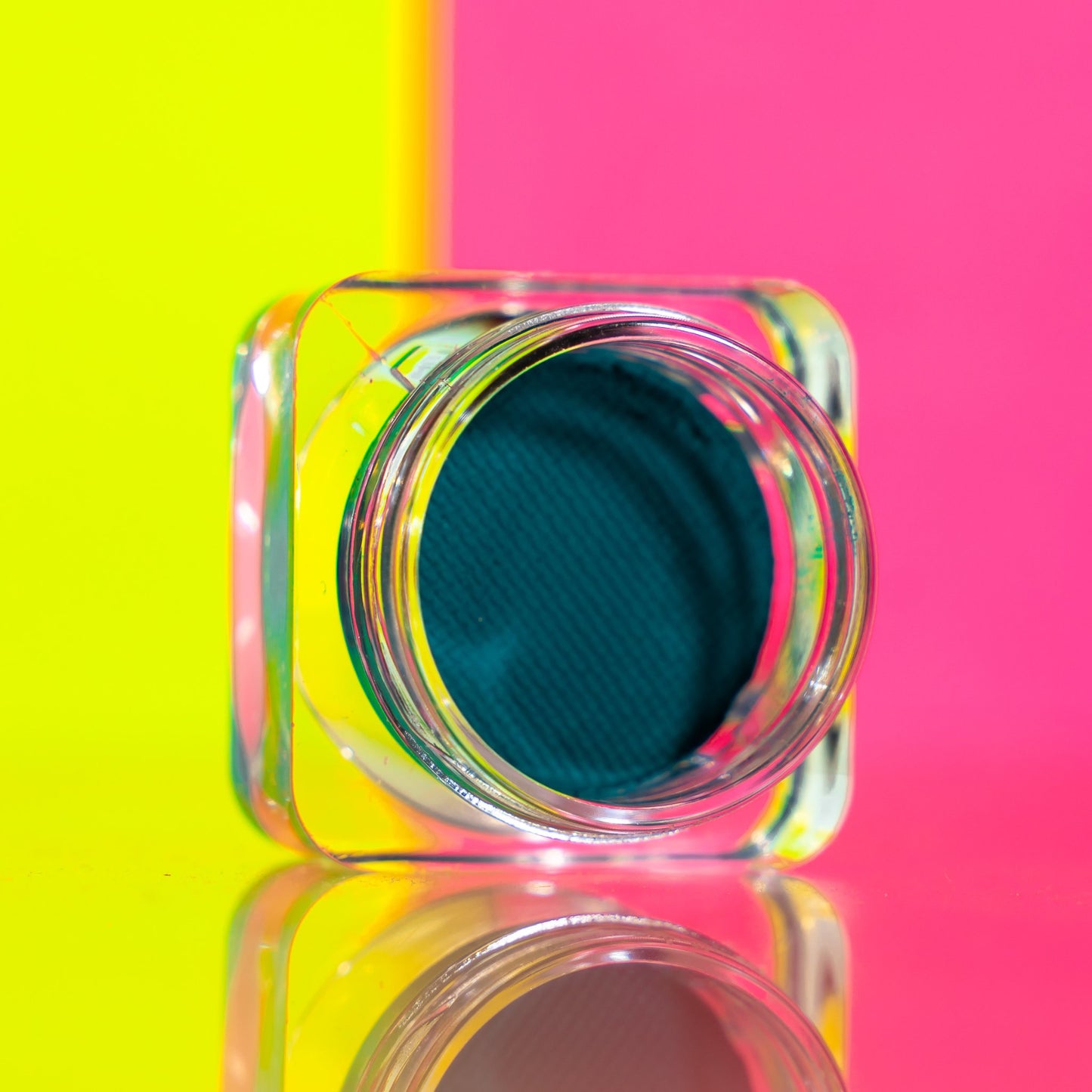 Zaaki Zaaki dark green water activated eyeliner in shade starbucks 