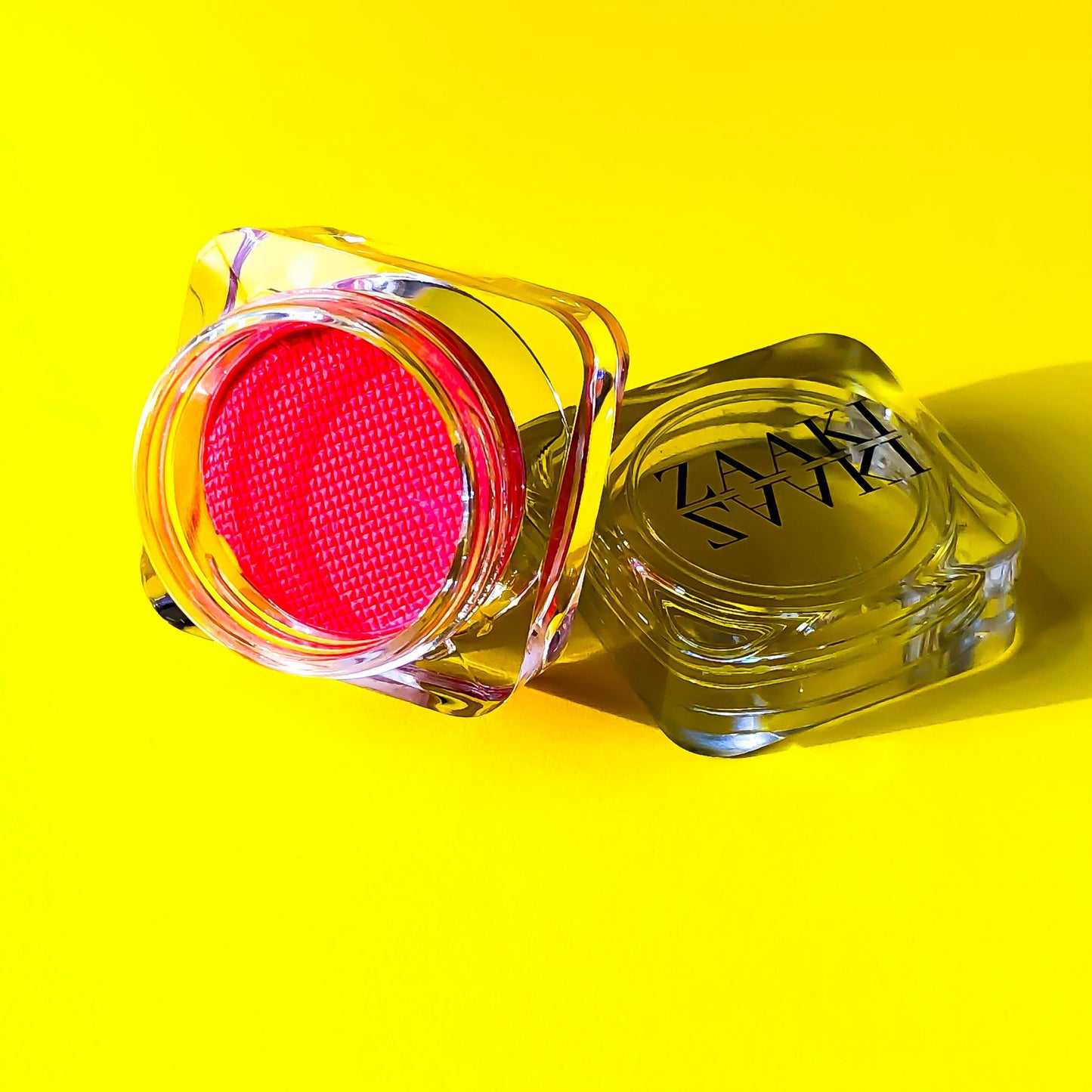 Zaaki Zaaki neon hot pink water activated eyeliner 